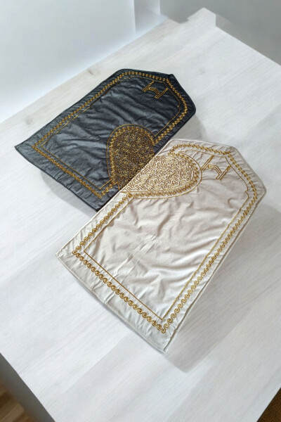 Heart-Shaped Prayer Mat with Matching Couple Prayer Mats and Kaaba-Embroidered Prayer Mat - 1