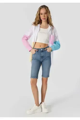 High-waisted, straight leg blue denim shorts for women. - 3
