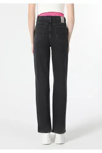 High waisted, straight leg denim women's pants. - 2