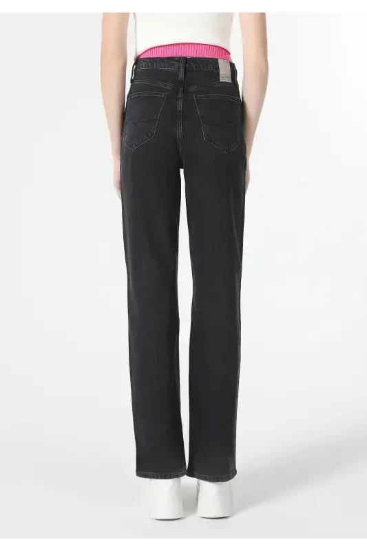 High waisted, straight leg denim women's pants. - 2