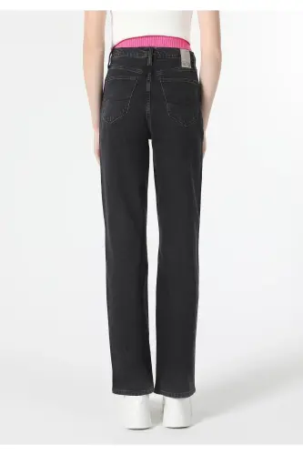 High waisted, straight leg denim women's pants. - 2