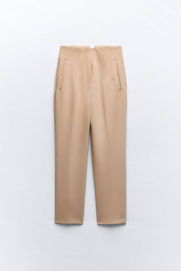 High waisted, tobacco brown pants. - 6