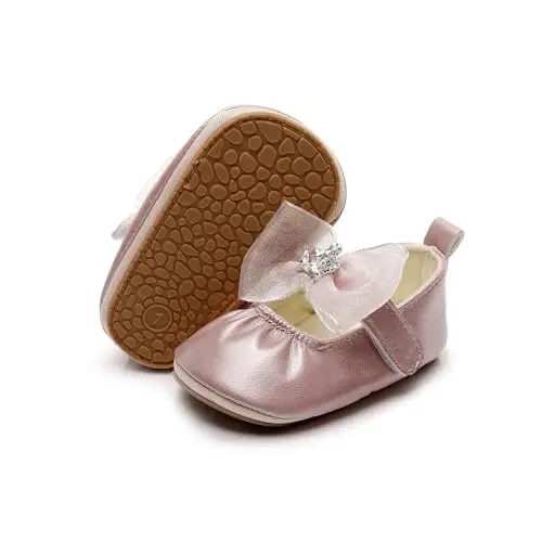 HONGTEYA Infant Baby Girls Mary Jane Flats Yurishni endigina boshlagan qizaloqlar uchun sirpanmaydigan, yumshoq taglikli PU Charm beshik poyabzallari Sneaker to'y ziyofati Rojdestvo malika ko'ylak poyabzallari chaqaloq mokasinlari qizlar 