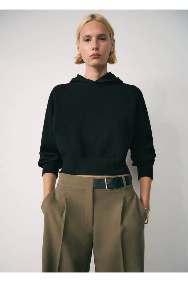 Hooded knitted sweater - 1