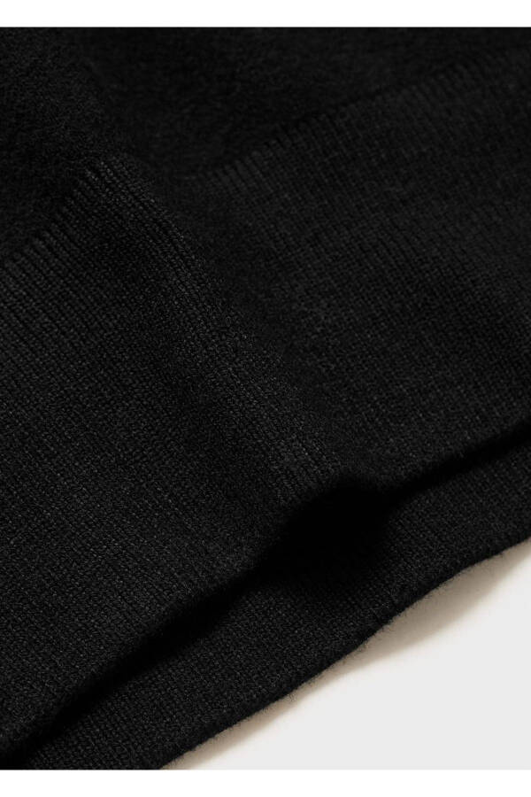 Hooded knitted sweater - 7