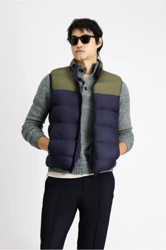 Hooded Sports Puffer Vest with Bag - 5