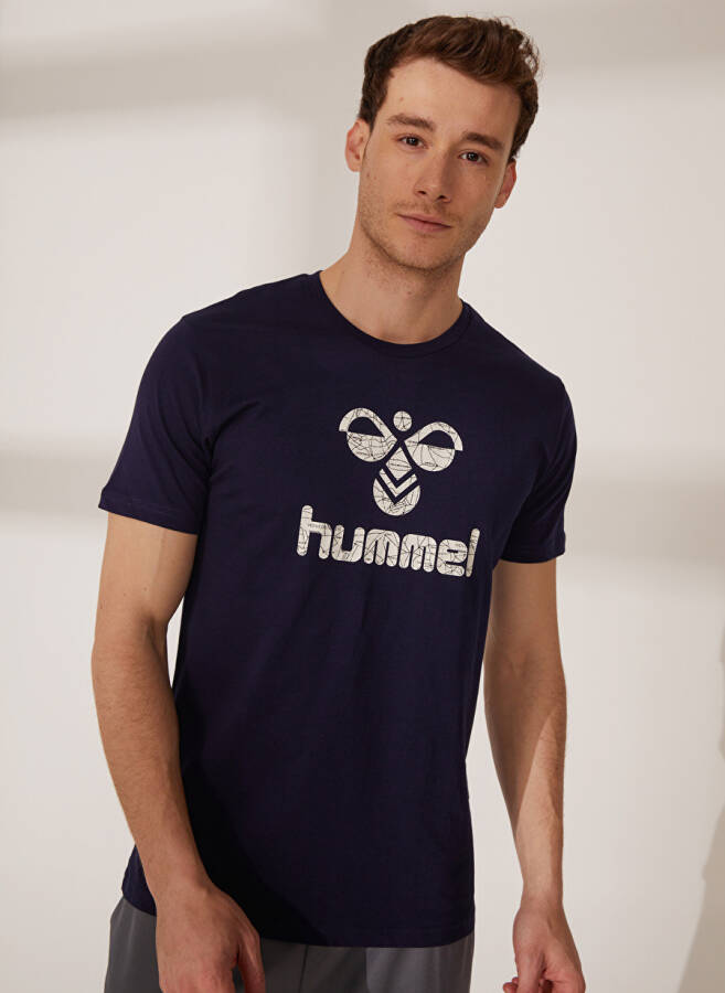 Hummel Ko'k rangli erkaklar uchun yumaloq yoqali futbolka 910946-7480 AKIRA T-SHIRT S/S TEE - 2