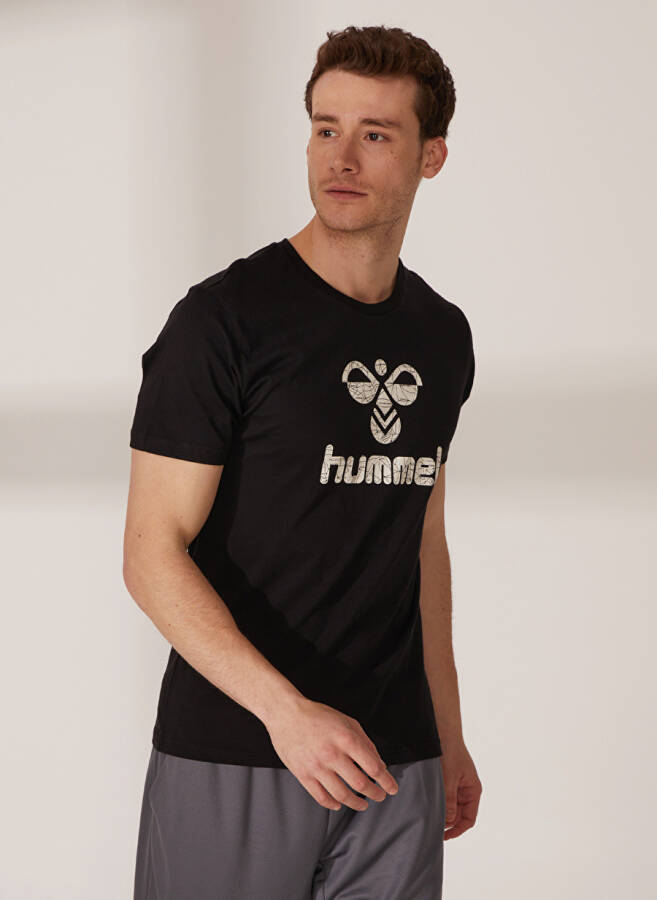 Hummel Qora Erkaklar uchun Dumaloq Yoqa T-Shirt 910946-2001 AKIRA T-SHIRT S/S TEE - 1