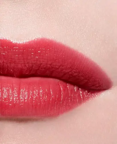 Hydrating Beautifying Tinted Lip Balm Buildable Color - 920 In Love - 5