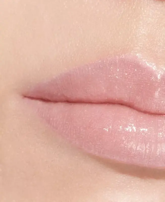 Hydrating Beautifying Tinted Lip Balm Buildable Color-912 Dreamy White - 3