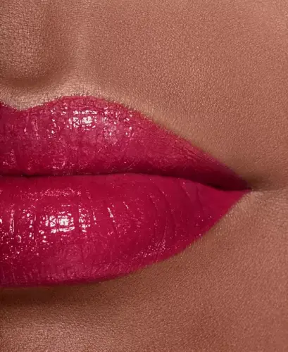 Hydrating Beautifying Tinted Lip Balm Buildable Color - 922 Passion Pink - 4