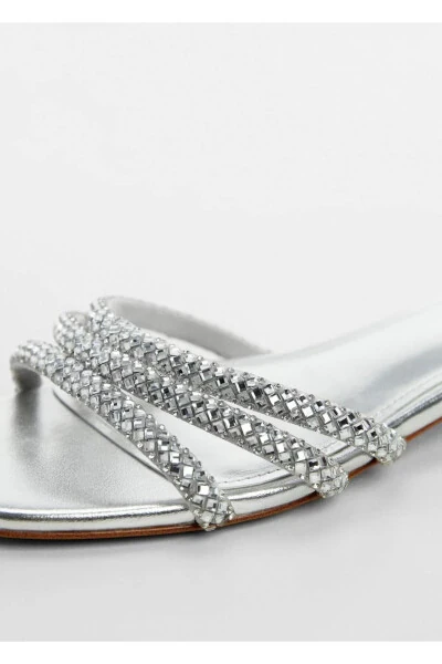 Яркие босоножки на ремешках - 3