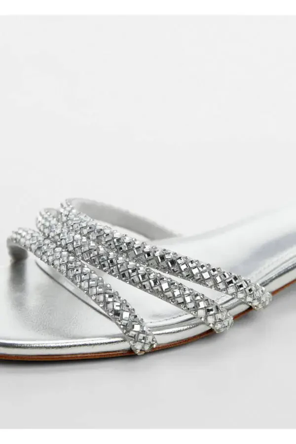 Яркие босоножки на ремешках - 3