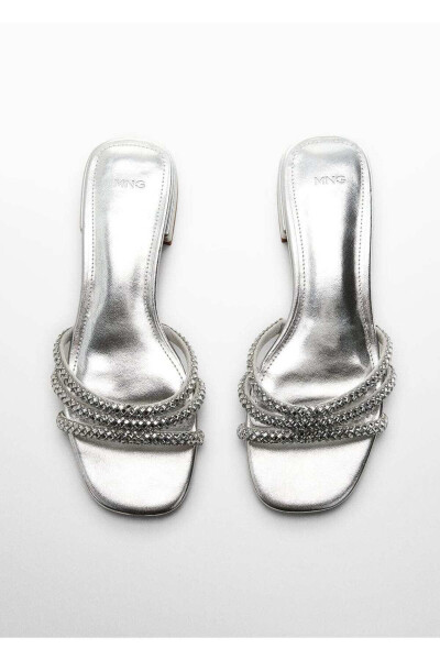 Яркие босоножки на ремешках - 5