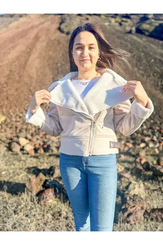 Ichki sun'iy mo'ynali sun'iy zamshdan tikilgan qisqa biker kurtka - Bej - 8