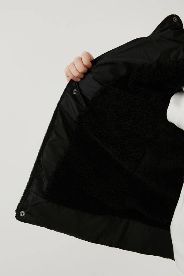 Siyah Peluş Astarlı Çıkarılabilir Kapüşonlu Suya Dayanıklı Şişme Mont 5760023-Siyah - 25