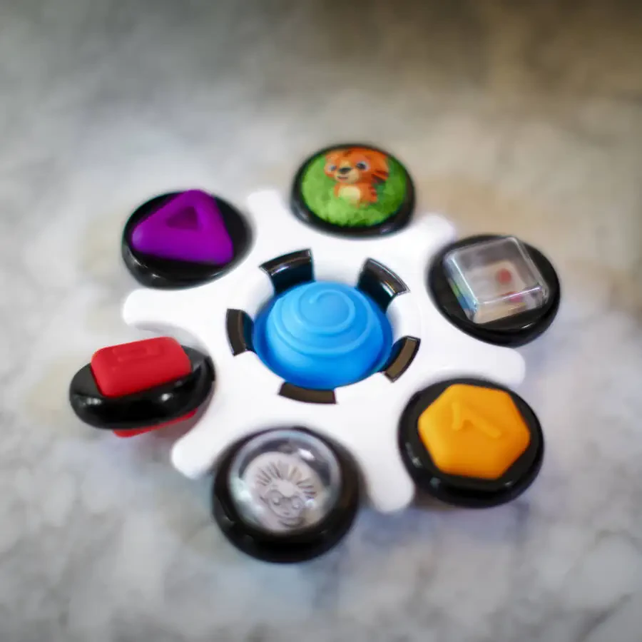 Игрушка-погремушка Baby Einstein Curiosity Clutch для младенцев от 3 месяцев. Развивает тактильные ощущения, знакомит с цветами и формами. - 6