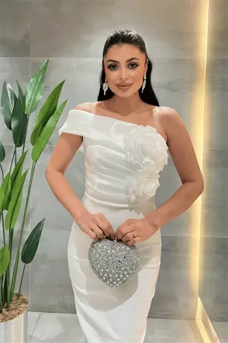 Ikki qavatli organza gul detallari bilan bezatilgan qalam ko'ylak - OQ - 4