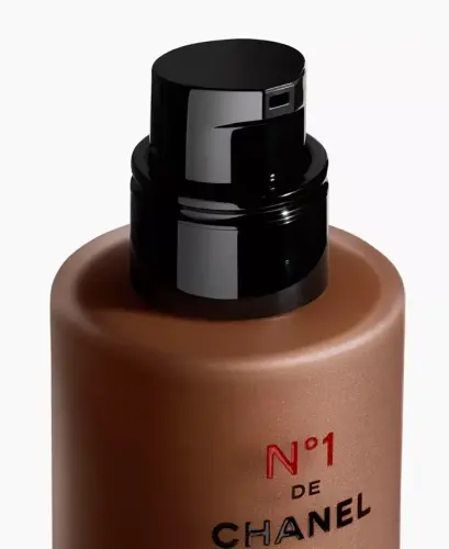 Illuminates – Moisturizes – Protects - BR172 - CHANEL (1)
