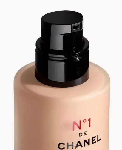 Illuminates – Moisturizes – Protects - BR32 - CHANEL (1)