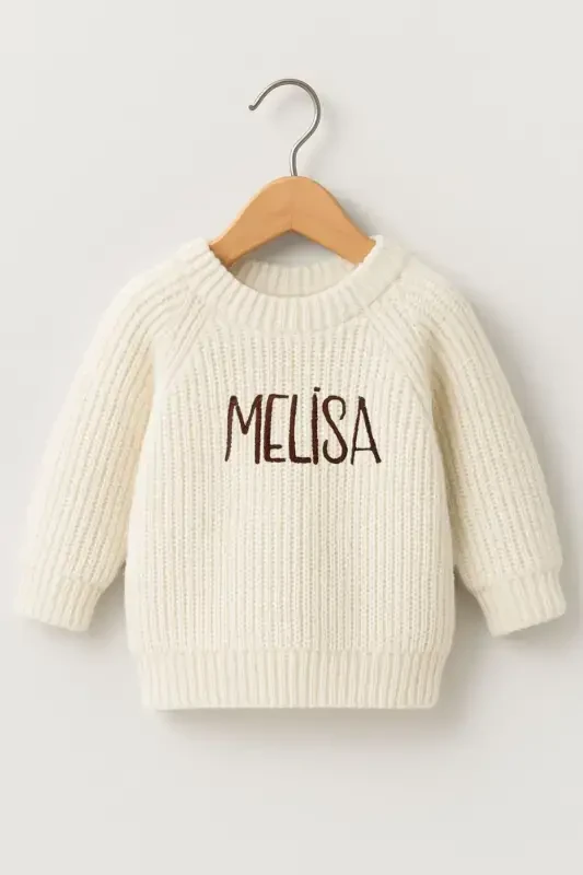 Именной трикотажный джемпер унисекс для малышей и детей с круглым вырезом - Подарок для новорожденного - Именной джемпер - вышитый экрю - 3