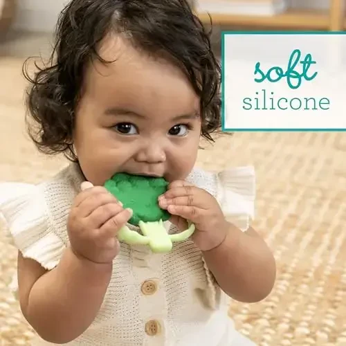 Infantino Lil’ Nibbles to‘qimali silikon tishlagich, BPA-siz chaqaloq tishlash o‘yinchog‘i, yumshoq, ushlash oson, go‘daklar uchun sensorli stimulyatsiya, brokkoli - 3