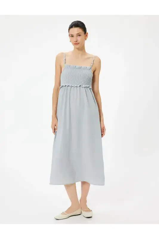 Ingichka yelkali midi bo'yli burmali ko'ylak gipürli munchoq detallari bilan - Kulrang - 3