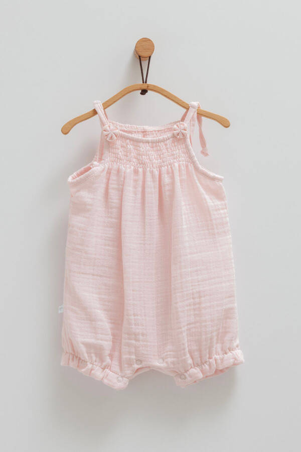 İP ASKILI KIZ BEBEK TULUMU ÇİÇEK DETAYLI ALTTAN ÇITÇIT KAPAMALI %100 PAMUK YAZ SEZONU-Pembe - 1