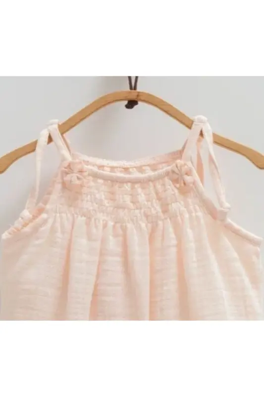 İP ASKILI KIZ BEBEK TULUMU ÇİÇEK DETAYLI ALTTAN ÇITÇIT KAPAMALI %100 PAMUK-Somon - 2