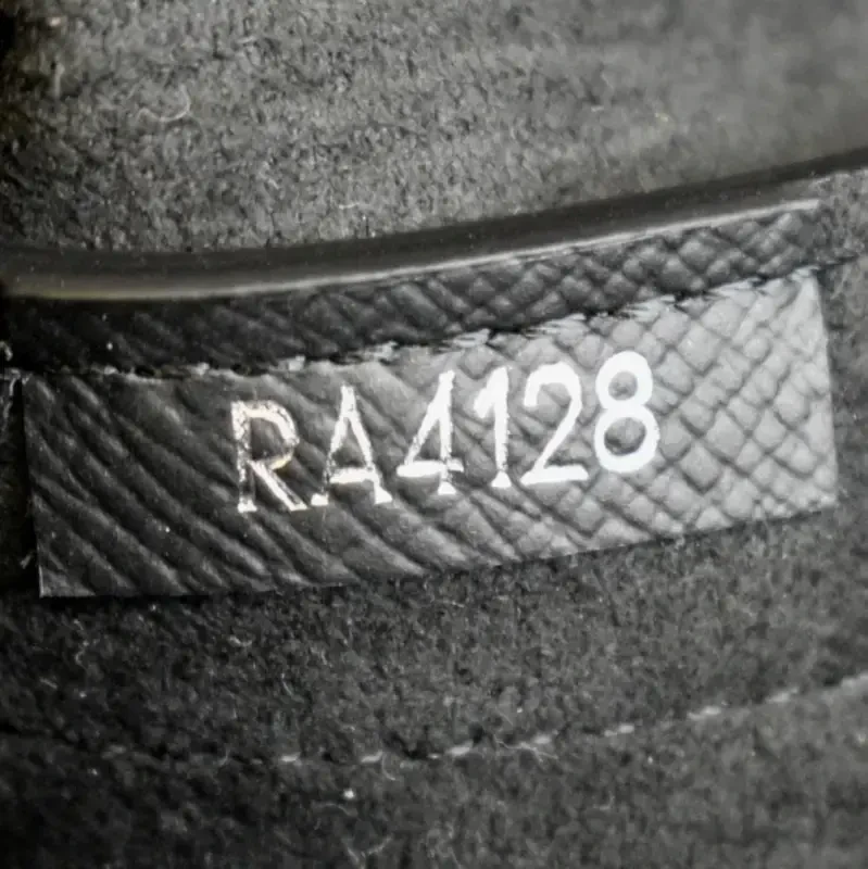 Ishlatilgan LOUIS VUITTON Galaxy Pochette Monogram Matoly Kif Oliy - 11