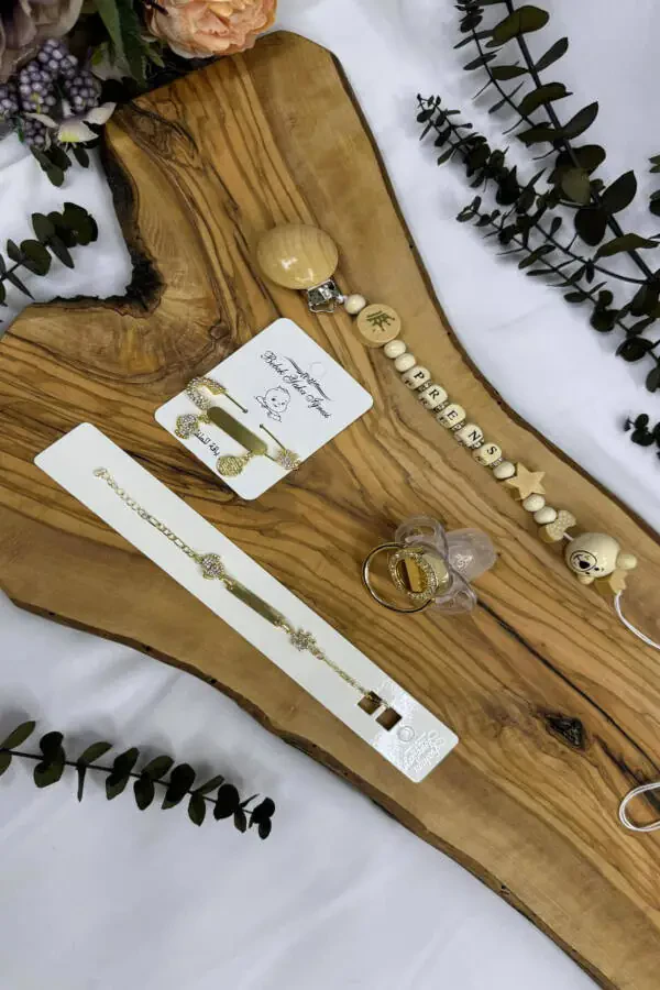 Isimli Chaqaloq Emzik Zanjirlari va Kubikli Medal Set (0-6 oy) - 0452 - 1