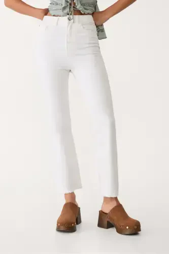 İspanyol Paça Crop Jean - STRADIVARIUS (1)