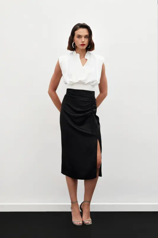 Юбка из сатина с драпировкой - Черная - 2