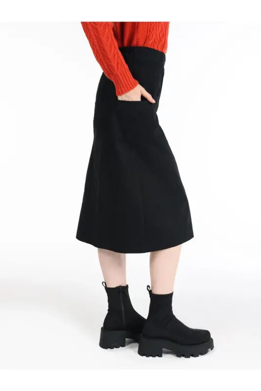 Юбка макси для женщин черного цвета, свободного кроя с карманами. - 4