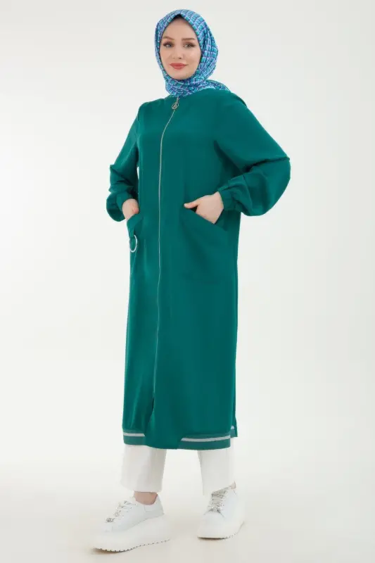 Изумрудное платье-туника женское с застежкой-молнией, накладными карманами и эластичными рукавами - 2