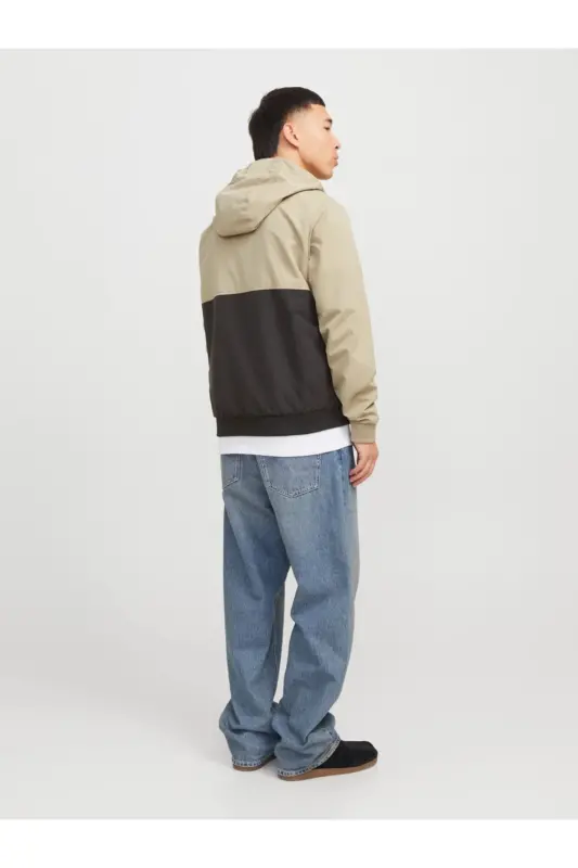 JACK & JONES 12200208 МУЖСКАЯ КУРТКА-ВЕТРОВКА С КАПЮШОНОМ-Coriander - 2