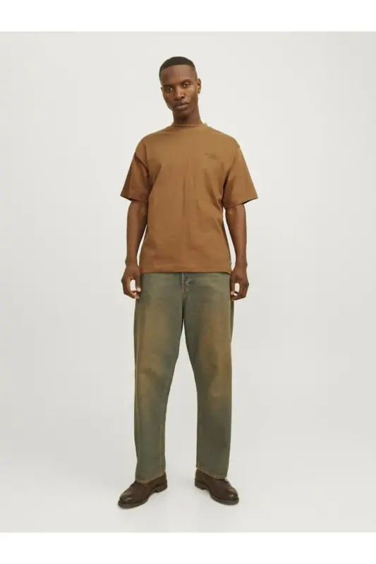 Jack Jones Blachad Brand Erkaklar uchun futbolkasi 12259357 - 3