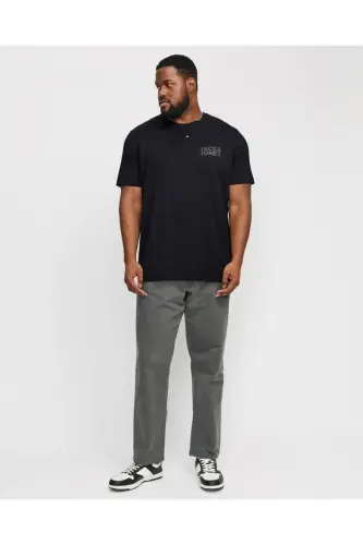 JACK&JONES 12158505 SOL GOGUS YAZILI BUYUK BEDEN KISA KOL TSHIRT - SIYAH-SIYAH - 12