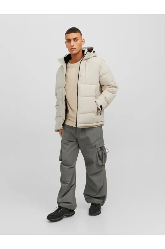 Jack&Jones Minimalist Oversize Erkaklar uchun kapyushonli qishki kurtka - Off White - 2