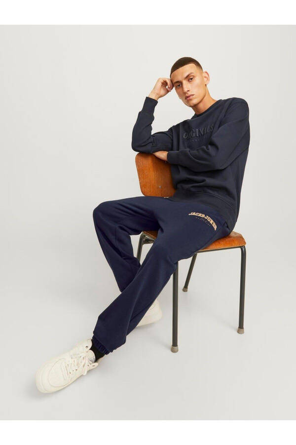 Jack&Jones Relaxed fit, elastic waistband and cuffs, navy blue men's sweatpants. - 5