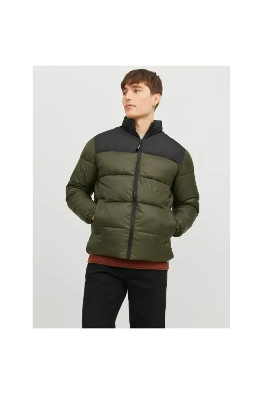 Jack&Jones Toby Puffer Collar Herrenmantel mit grünem Stehkragen - HAKI - 1