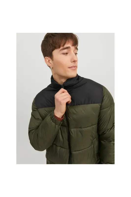 Jack&Jones Toby Puffer Collar Herrenmantel mit grünem Stehkragen - HAKI - 3