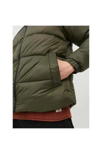 Jack&Jones Toby Puffer Collar Herrenmantel mit grünem Stehkragen - HAKI - 4