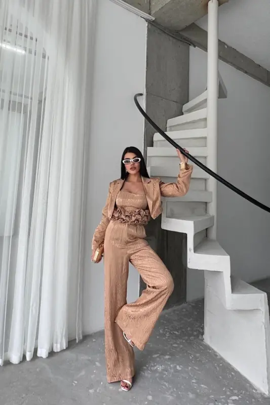 JAKARLI BLUZU TASARIM DETAYLI CEKET-PANTOLON-BLUZ 3 LÜ TAKIM - Bej - BÜYÜKBEDENIZ