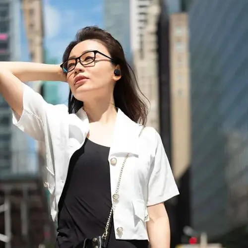 JBL Tune Buds - Беспроводные наушники с шумоподавлением, JBL Pure Bass Sound, Bluetooth 5.3, 4-микрофонная технология для четких и ясных звонков, до 48 часов автономной работы, водо- и пылезащита (черный) - 4