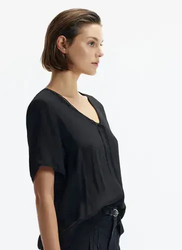 Judge Relaxed V-Neck Plain Black Women's Shirt 24YKGM6010X - YARGICI (1)