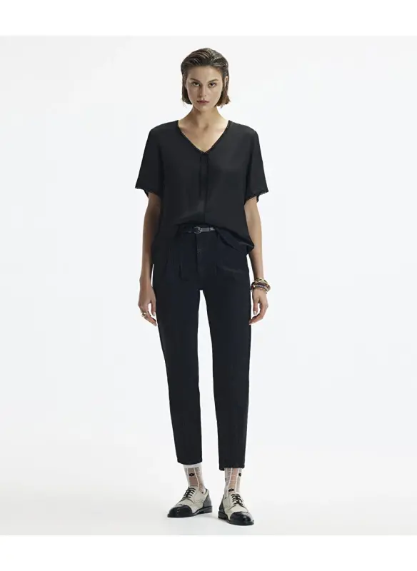 Judge Relaxed V-Neck Plain Black Women's Shirt 24YKGM6010X - YARGICI