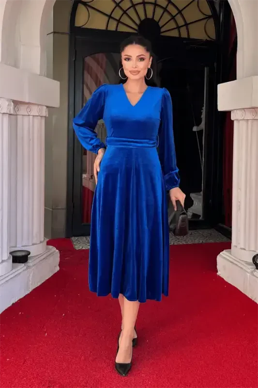 Kadife Mato V Yoqali Midi Ko'ylak - SAKS KO'K - BÜYÜKBEDENIZ