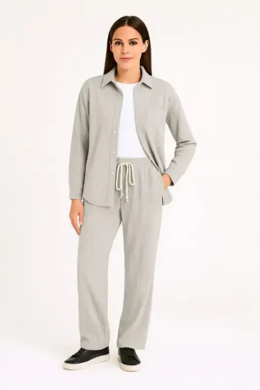 Kadife Oversize Takım – Gömlek Ve Pantolon İkili Set Füme Corduroy Şıklığı, Rahat Ve Zarif Duruş Yumuşak Dokulu Kadife Kumaş, Düğmeli Gömlek Üst Ve Lastikli Pantolon Alt Parça Ile Gün Boyu Konfor- Gri - 3