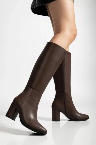 Kadın Acı Kahve Fermuarlı Diz Altı Boy Topuklu Çizme-Kahverengi - MOUN SHOES (1)